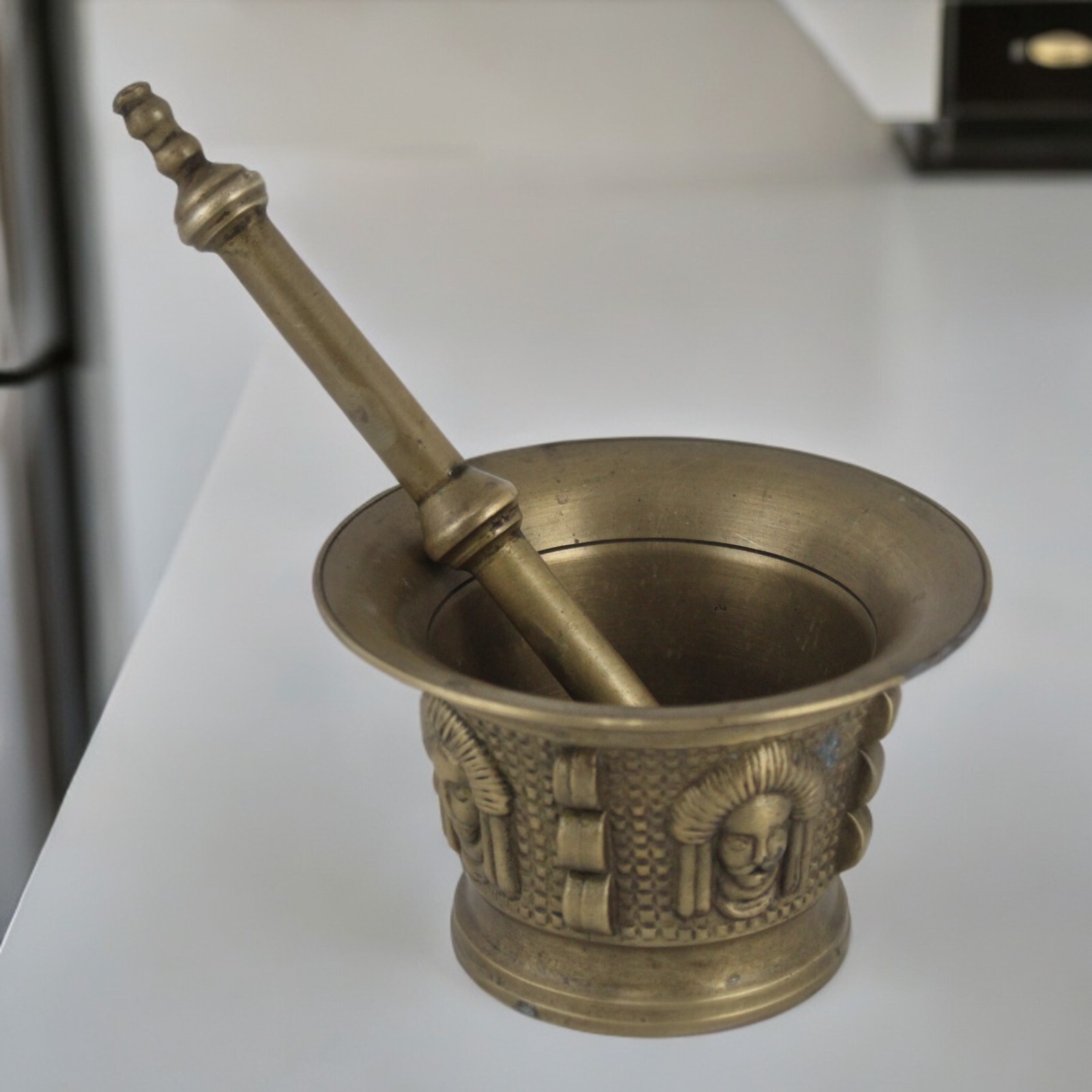 Antiguo ALMIREZ Bronce Macizo MORTERO para Especias Renacentista c.1930 España