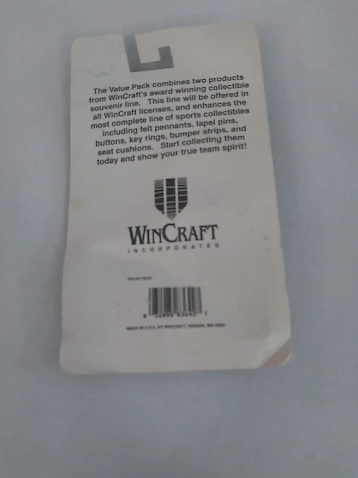 Vintage Officially Licensed Seattle Mariners Collector Pin And Key Ring - Image 4 of 4