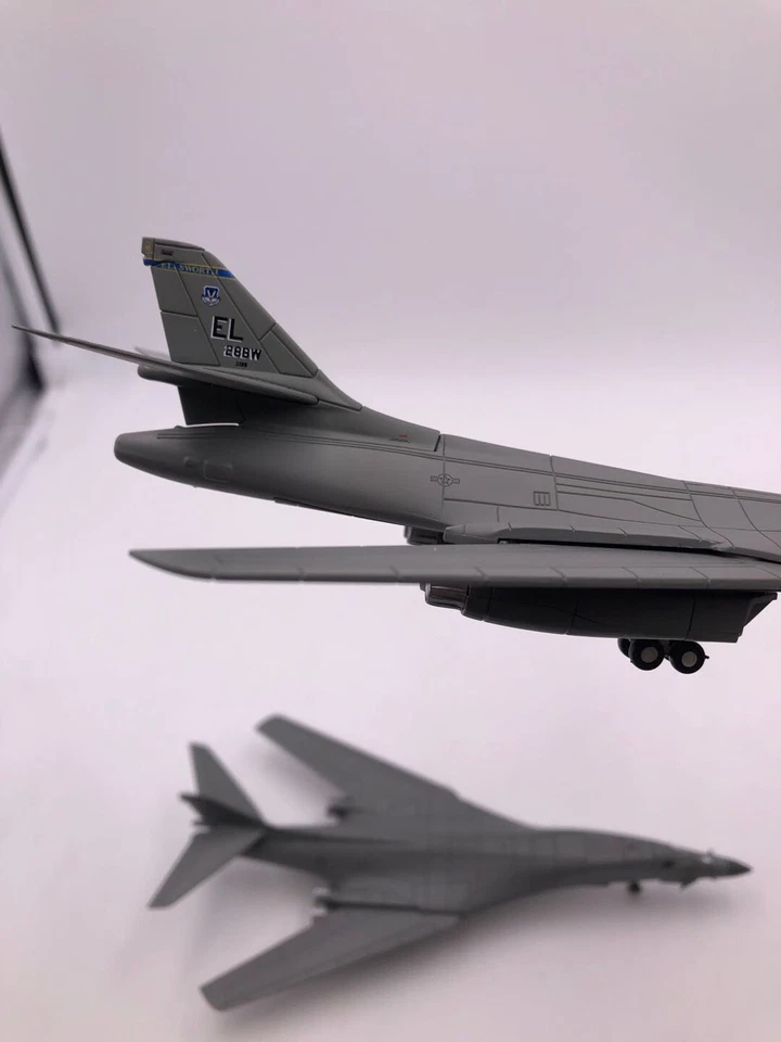 Wltk USAF EL28BW Rockwell B-1B Lancer Bomber 1/200 Diecast Aircraft Jet Model - Image 2 of 4