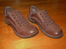 Clarks Springers women's leather walking shoes  Sz 7 M  Excellent condition