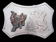 KE25113 VINTAGE 1970s WESTERN HORSE SADDLE NICKEL PLATED WESTERN BELT BUCKLE