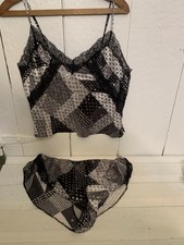 Victoria  s Secret Large Camisole Set Lingerie Black Heart Lace Trim Pretty NWT L