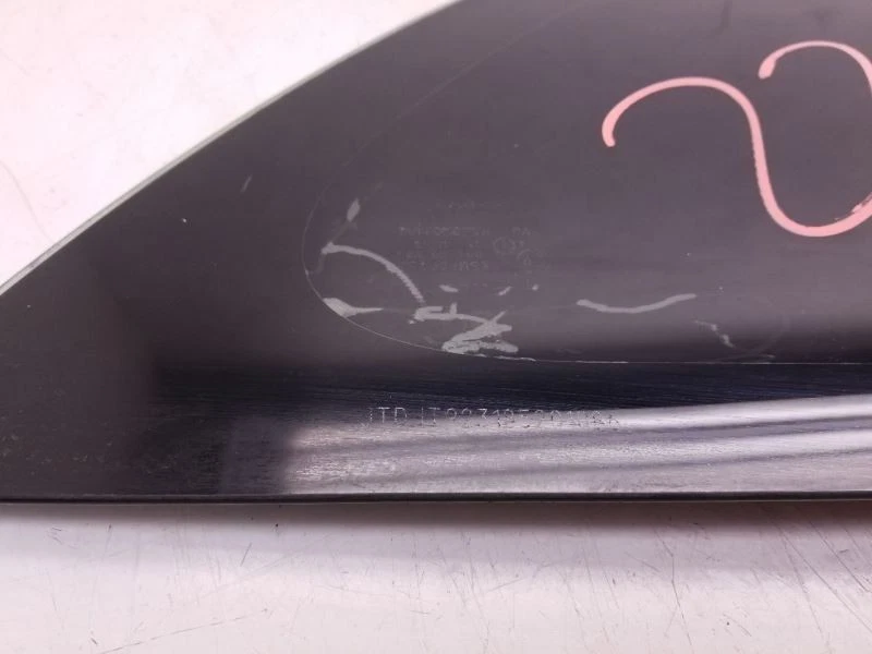 06-11 TOYOTA YARIS CUARTO DE CRISTAL LADO PASAJERO Foto 2 de 4