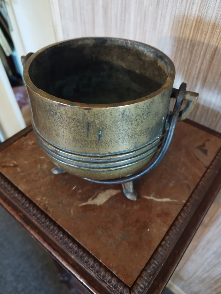 Chaudron en Bronze XVIIIème Siècle Anse en Fer Forgé - Photo 4/4
