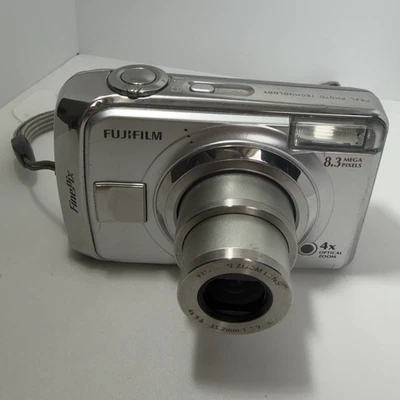 Fujifilm FinePix A820 Digitalkamera Vintage 8,3 MP Silber getestet - Bild 1 von 4