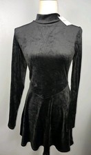 NWT! FOREVER 21 Size Medium Women's Black Crushed Velvet Dress Long Sleeves