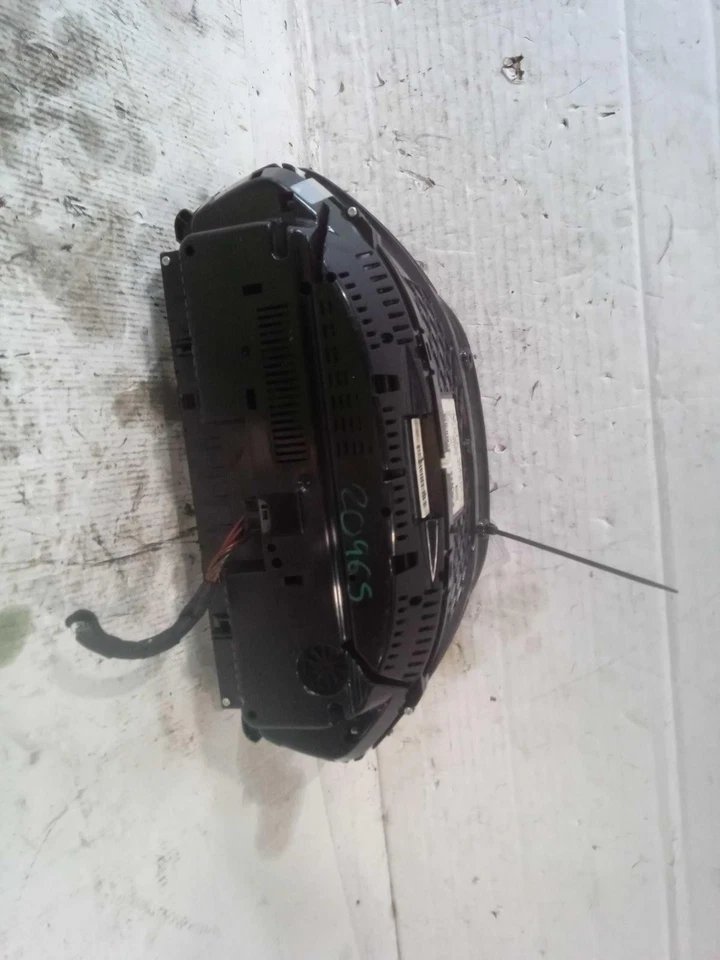 BMW 320i 2015 velocímetro calibre OEM negro 136 k millas NJ25-20965-509454 Foto 2 de 4