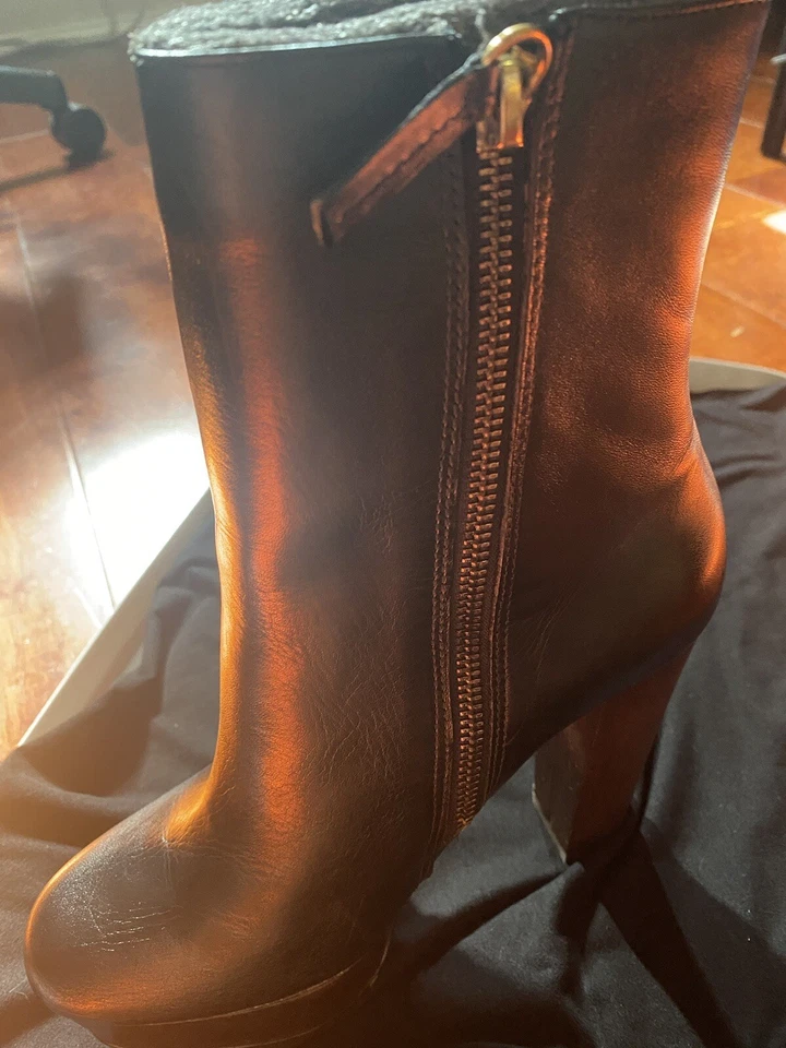 Botas marca ShoeMint talla 6. Foto 4 de 4