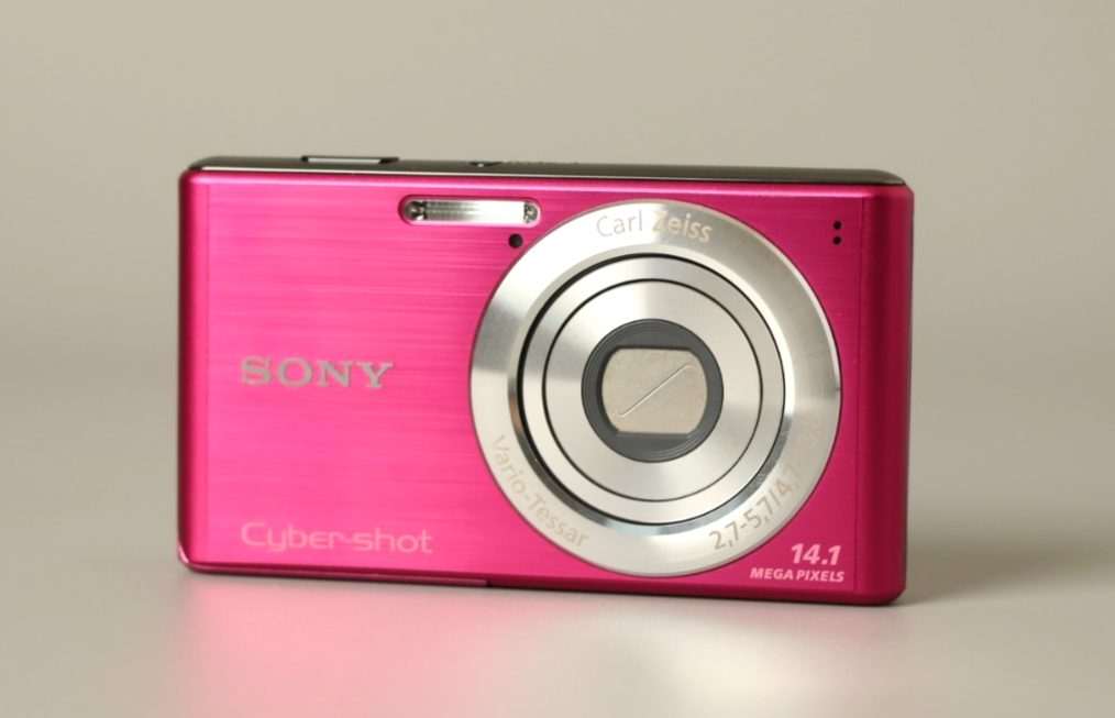 Sony Cyber-shot DSC-W530 14.1MP Digital Camera Pink & Charger