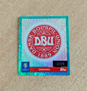 Topps Euro 2024 Sticker Swiss Edition Turquoise 22/24 Crest DEN 1 Parallel