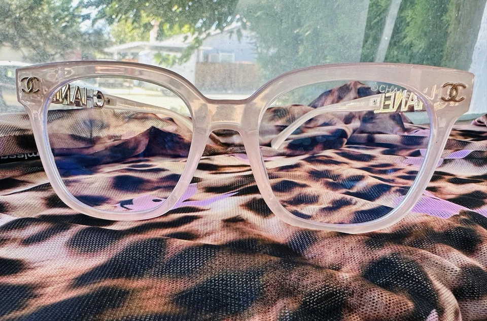 Gafas para mujer Chanel GWP Chic rosa transparente Foto 2 de 4