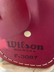 RED GRANGE SIGNATURE WILSON F3087 FOOTBALL SHOULDER PADS- Mint Cond