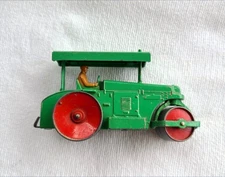 Vintage Dinky Toy Green Aveling Barford Mecanno Road Roller with Driver