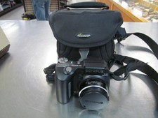 Olympus SP-500UZ 6MP Digital Bridge Camera 