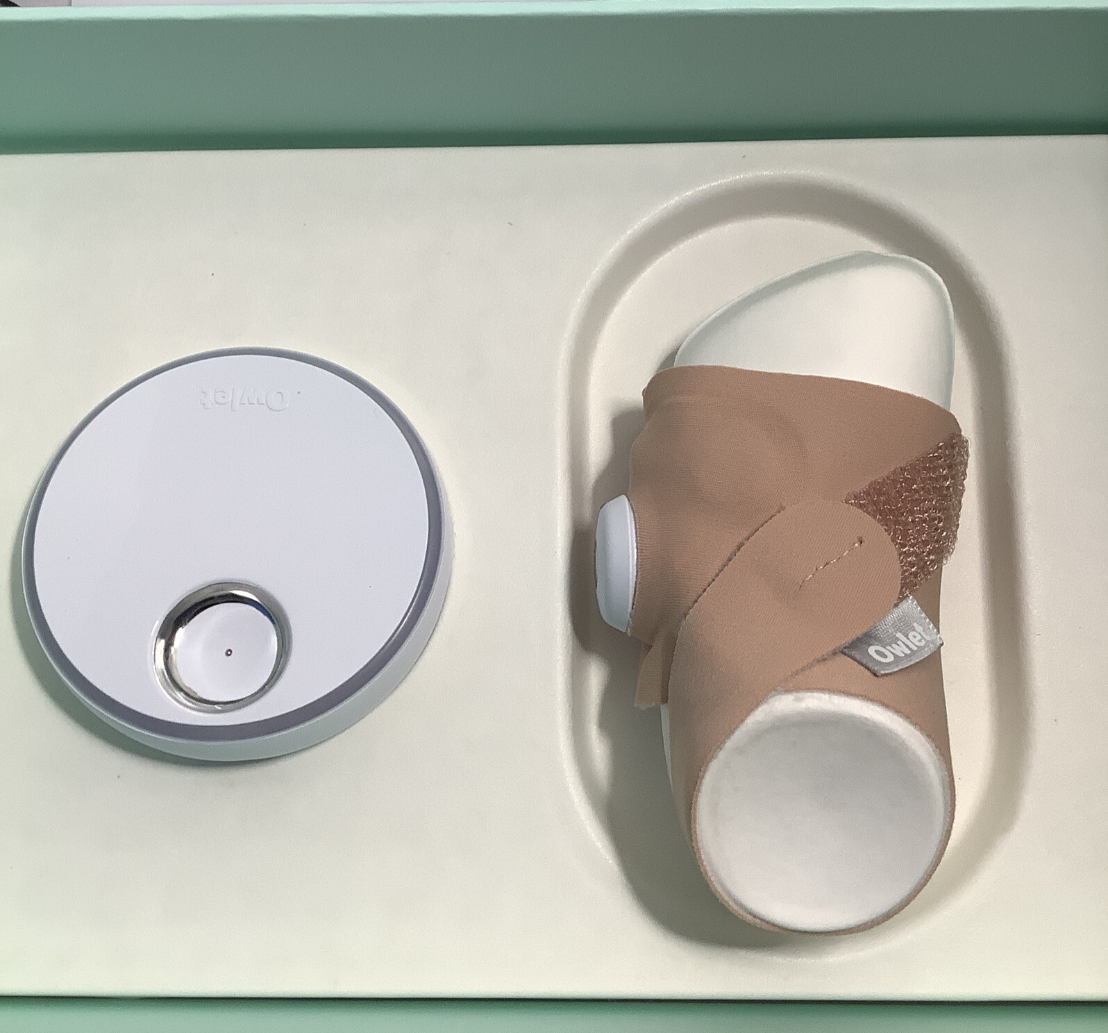 Owlet dream Sock Baby Monitor,View Heart Rate,Average Oxygen Monitor