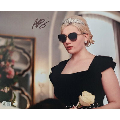 Abigail Breslin Signed Photo #18 (11x14)
