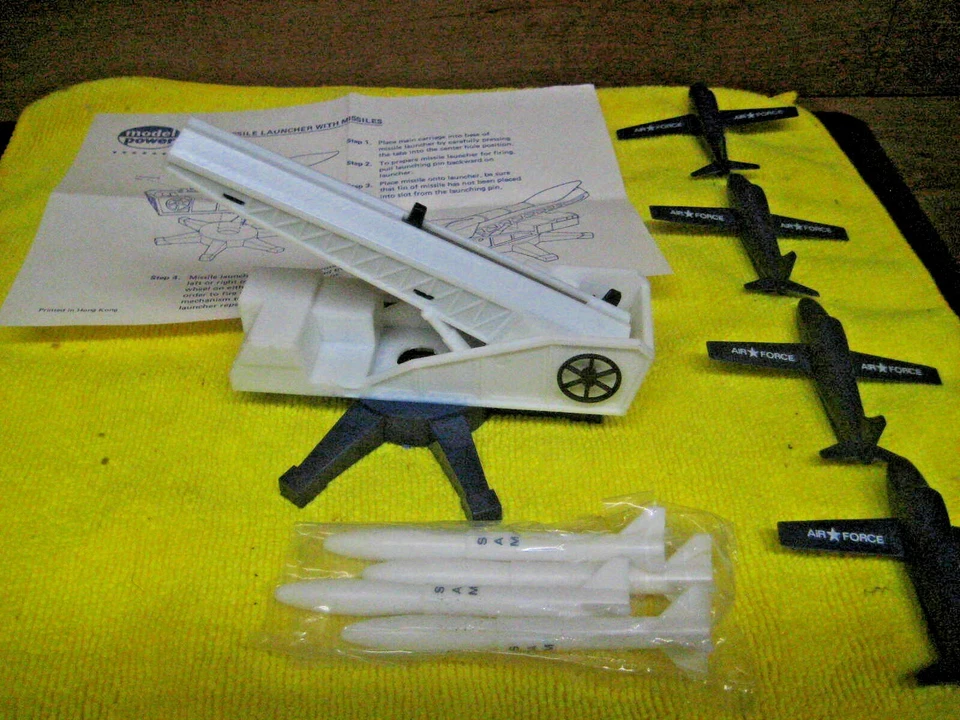 HO MODEL POWER MISSILE LAUNCHER, WITH MISSILES & AIRPLANES #9167AF - Image 3 of 4