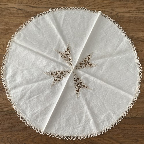 Large round vintage linen lace doily tray cloth  44cm cream crochet - Picture 1 of 6