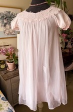 Vtg Women  s WARNER'S Nightgown Floral Appliqu  BLUSH PINK Overlay  SZ PETITE