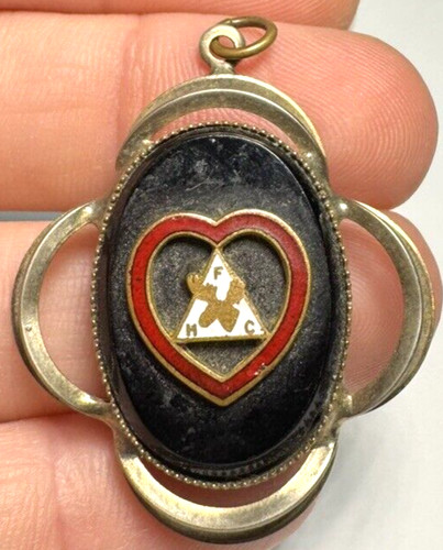 Vintage Jewelry Necklace Pendant Fraternal Order Moose Enamel Heart Club 19