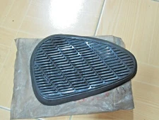 Honda S90 SUPER CS90 RH Rubber Tank Knee Grip NOS Genuine Japan 17661-028-000
