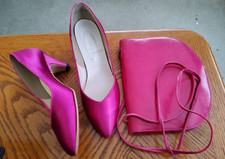 MEADOWS LOW HEELED SATIN PUMP SHOES-SIZE 6M and LEATHER CROSSBODY HANDBAG- NEW 