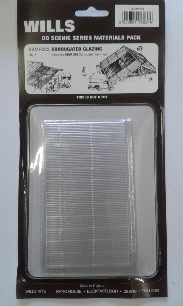 Corrugated Glazing (Iron Type) 130 x 75 mm (4 sheets) OO/HO WILLS Corrugated Glazing (Iron Type) 130 x 75 mm (4 sheets) OO/HO WILLS