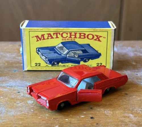Vintage Lesney Matchbox 22 Pontiac G.P. Coupe Toy Car w/ Original Box
