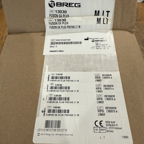 NEW BREG Fusion OA PLUS M Left and Right Knee Braces With 4 Undersleeves NOB - Picture 6 of 7