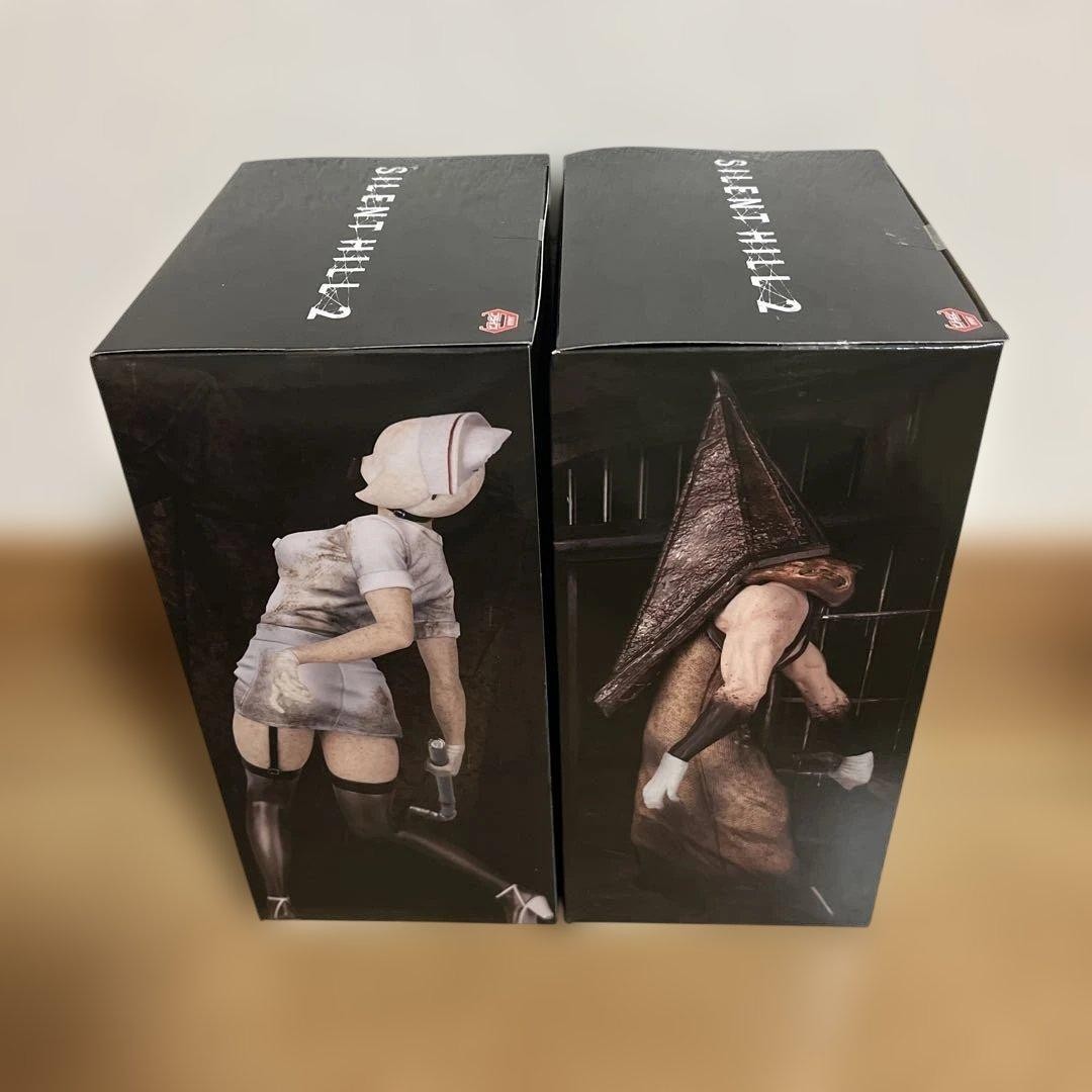 SILENT HILL 2 Red Pyramid Thing & Bubble Head Nurse Figure Set