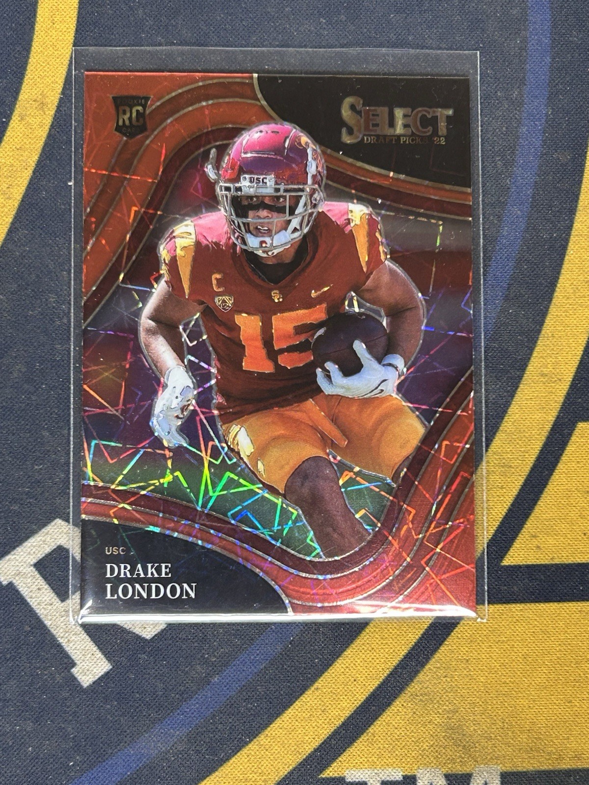 2022 Panini Select Draft Picks - Field Level Drake London #107 Red Lazer...