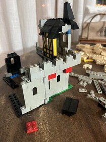 LEGO Castle: Black Falcons Knight's (6073) PARTIAL KIT, Plus Extra Random Pieces