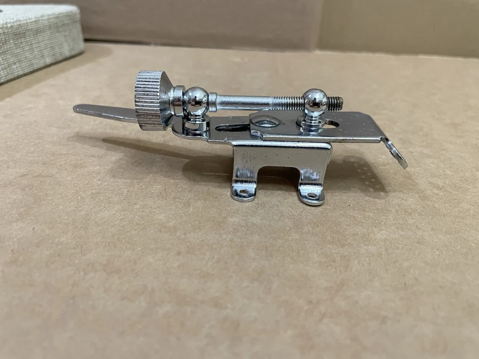 Gretsch 60s Vintage Round Badge Era Renown Snare Drum 4 Point Strainer Thowoff - Image 4 of 4