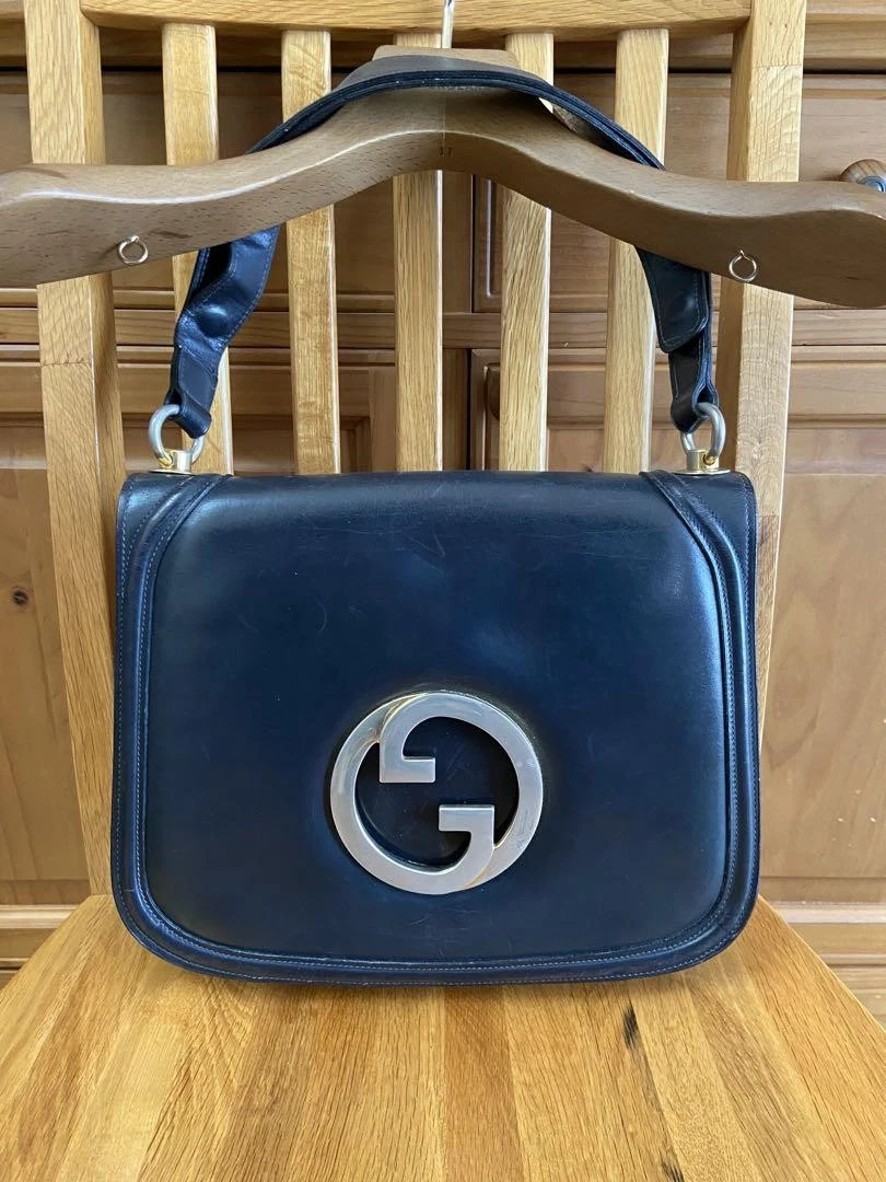 GUCCI Ancien sac à bandoulière Gucci en cuir noir #PGD34G