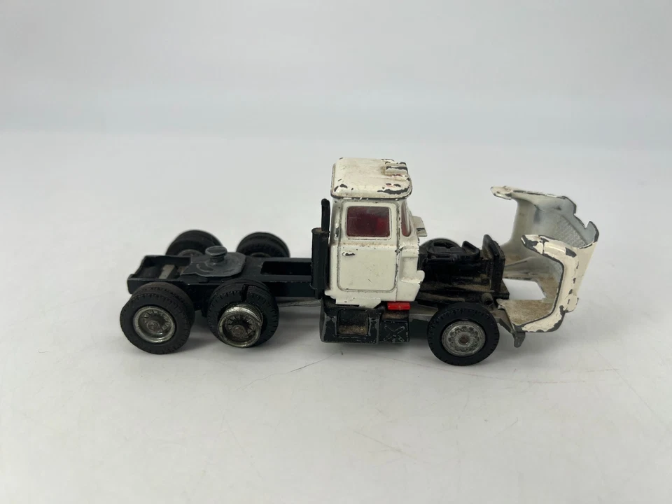 Грузовик Corgi Mack с Танкером Exxon Gloster Saro Плохое состояние товара - Изображение 4 из 4