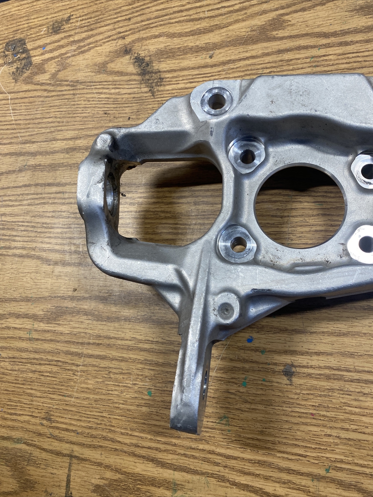 2016 - 2020 MASERATI LEVANTE FRONT RIGHT SPINDLE KNUCKLE BEARING OEM