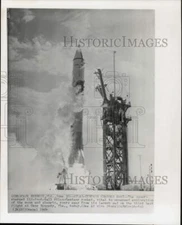 1964 Press Photo Atlas-Centaur rocket blasts from Cape Kennedy, Florida