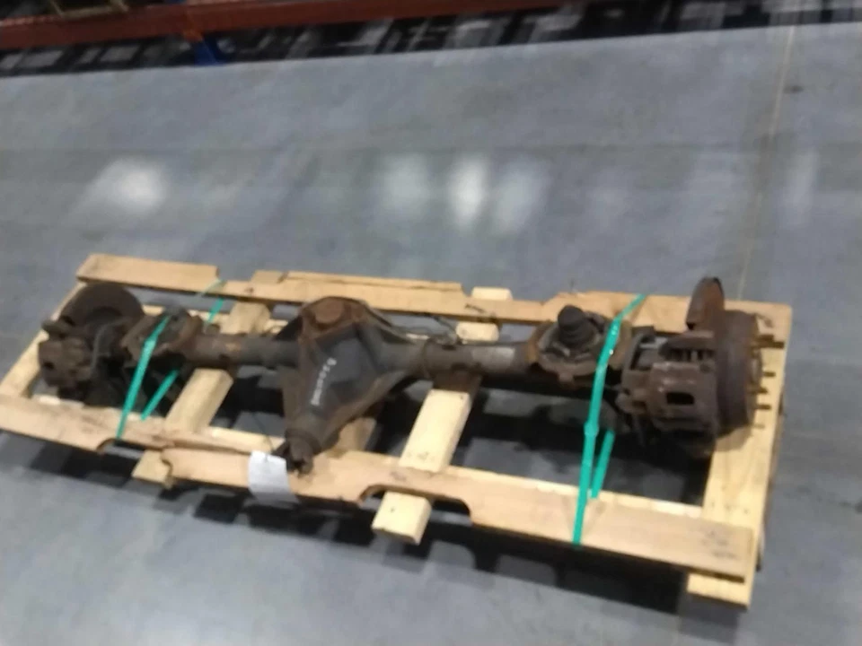 Used Front Axle Assembly Front 4WD fits: 2002 Jeep Grand cherokee LHD 3.55 ratio - Image 2 of 4