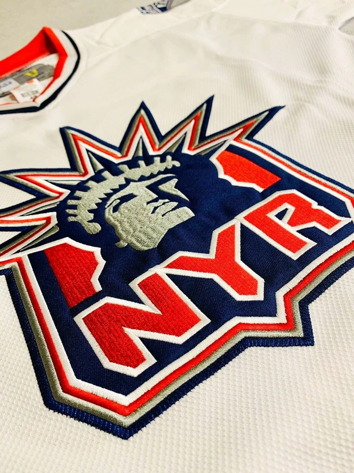 Camiseta deportiva Wayne Gretzky New York Rangers 1998 blanca alternativa 'Estatua de la Libertad' Foto 3 de 4