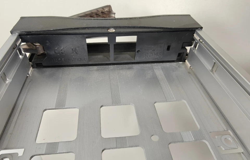 iStar or StarTech SATSASTRAYBK Extra 2.5in 3.5in Hot Swap Hard Drive Tray SOLID - Image 4 of 4