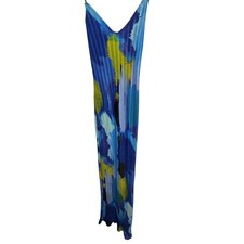 PrettyLittleThing Pleated Maxi Dress Abstract Print Blue Yellow V Neck