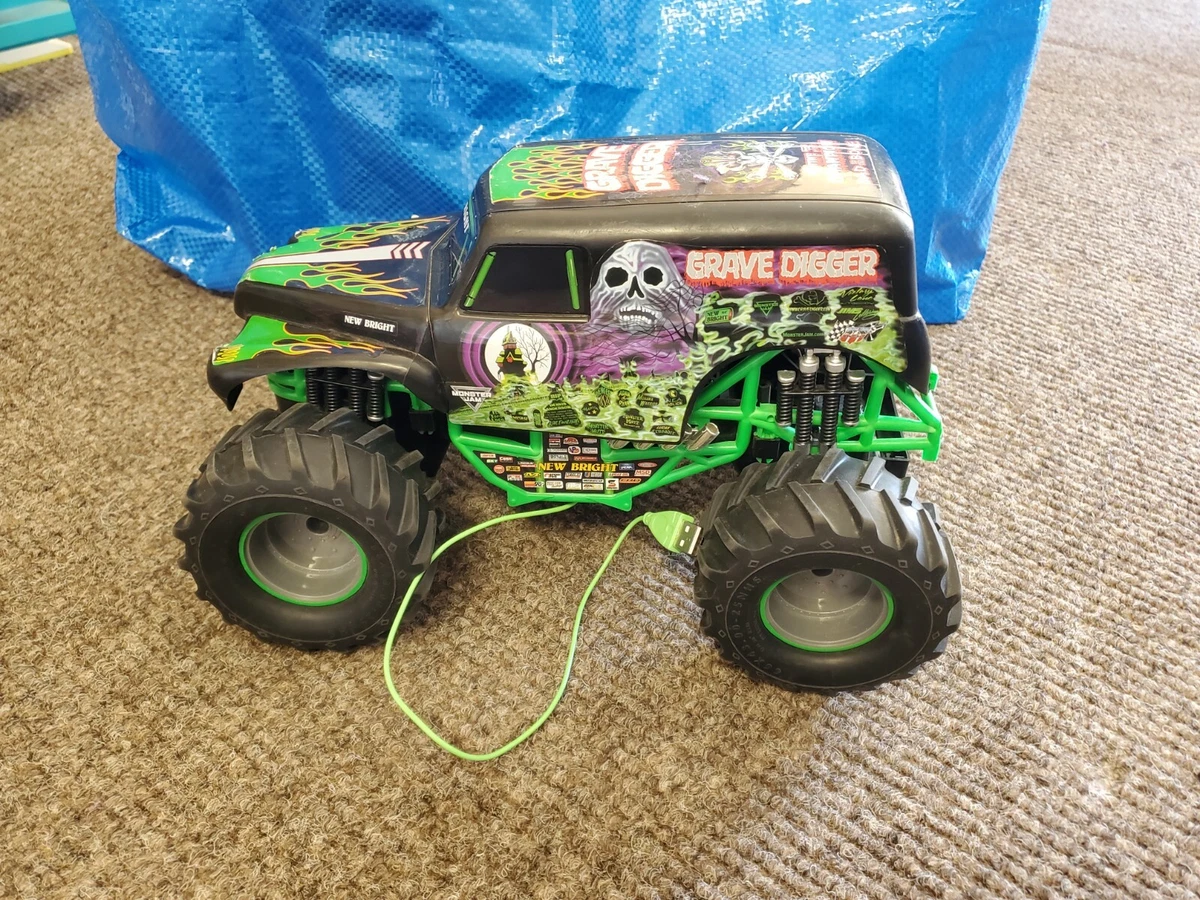 New Bright Monster Jam Grave Digger RC Crawler Body PARTS ONLY No Remote AS IS