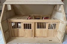 Breyer Deluxe Horsebarn Retired