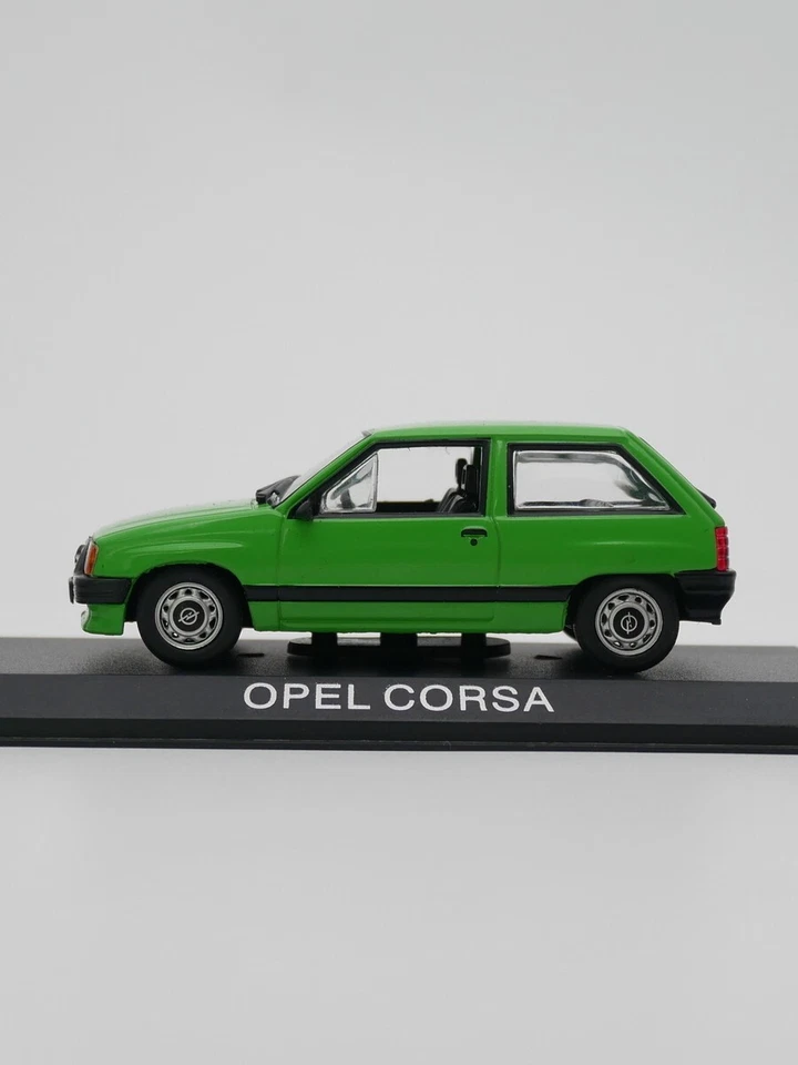ixo / ist 1:43 Opel Corsa Diecast Car Model Metal Toy Vehicle - Image 2 of 4