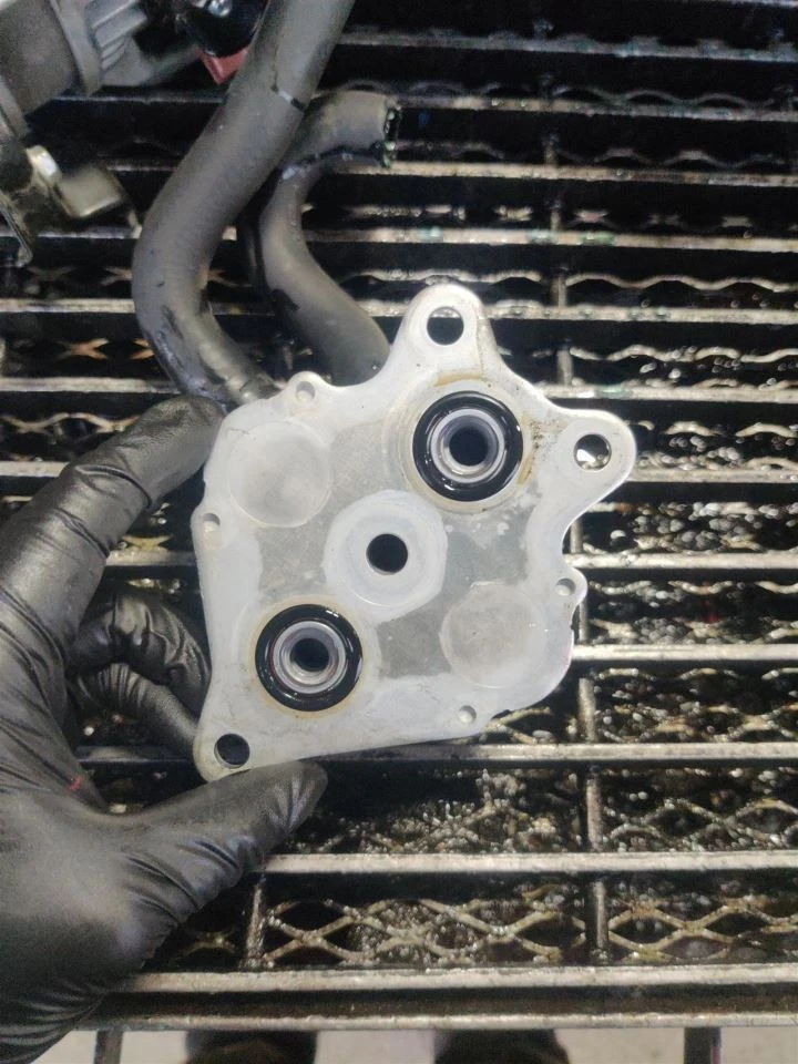 TRANSMISSION OIL COOLER 2556050P003 2015 ACURA TLX Foto 2 de 4