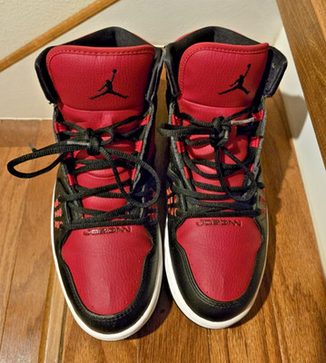 Air Jordan 1 Flight Bred Shoes Size 9 1/2 Barely Used + Crease Preventers
