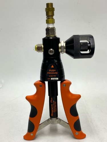 Magnum Pro MVP-600 Pneumatic Calibration Hand Pump, 600 psi (U11026528)