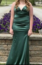 Windsor Formal Dress - Size Medium - Emerald green Color 