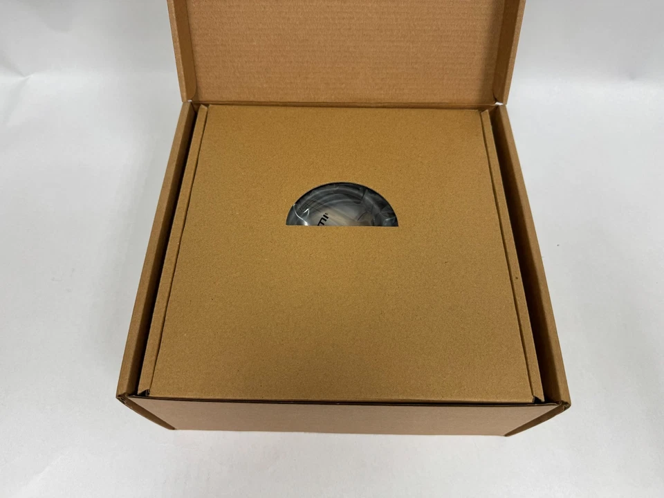 Logitech SWYTCH HUB VU0057 Auto-Sensing USB3.0 & HDMI2.0 Switch 952-000009 - Image 2 of 4