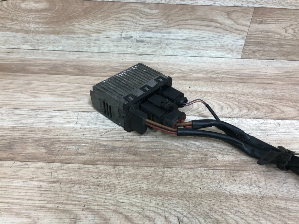 奥迪 RS6 原始设备制造商前辐射冷却风扇电阻控制模块 4.2L 2003-2004 — 第 3/4 张图片